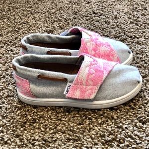 TOMS little girls shoes. Size T9